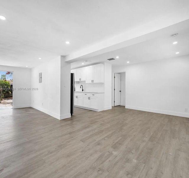5 of 9 - 3050 Ne 13th Avenue, Pompano Beach, FL