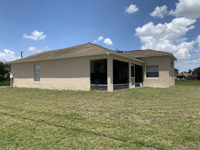 4 of 24 - 892 Sw Duncan Terrace, Port St. Lucie, FL