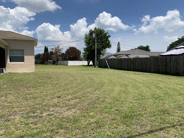 5 of 24 - 892 Sw Duncan Terrace, Port St. Lucie, FL