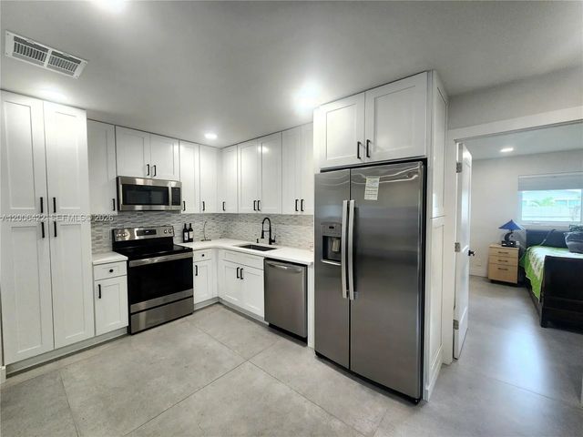 5 of 18 - 141 Ne 30th Street, Wilton Manors, FL