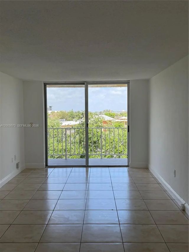 4 of 25 - 1805 Sans Souci Boulevard #526, North Miami, FL