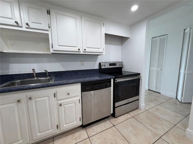 5 of 25 - 1805 Sans Souci Boulevard #526, North Miami, FL
