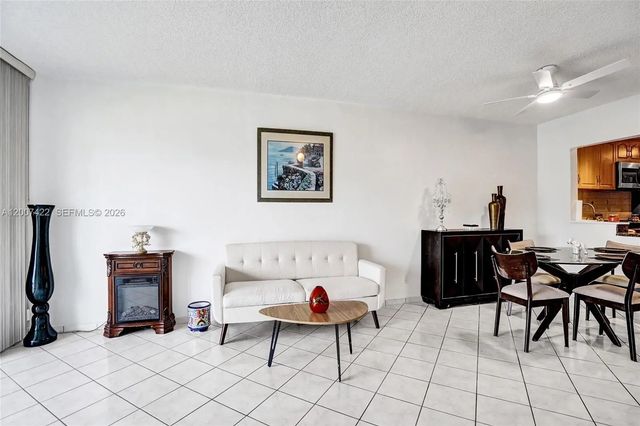 5 of 19 - 455 Paradise Isle Boulevard #104, Hallandale Beach, FL