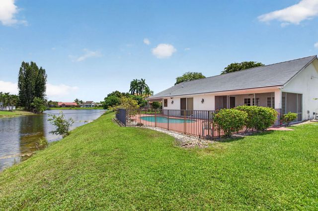 4 of 94 - 8725 Banyan Court, Tamarac, FL