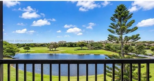 3300 W Rolling Hills Circle #606, Davie