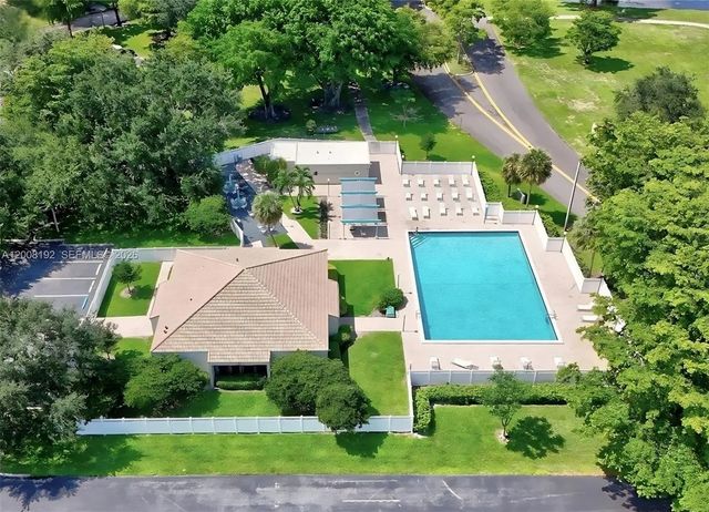5 of 23 - 3300 W Rolling Hills Circle #606, Davie, FL