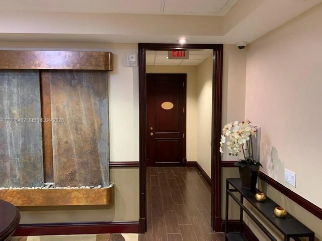 4 of 10 - 2750 Ne 185th Street #202, Aventura, FL