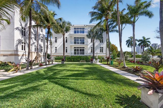 182 Lake Drive #5-301, Palm Beach Shores