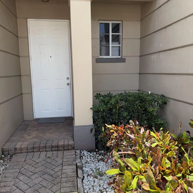 2 of 21 - 976 Abaco Lane, Riviera Beach, FL