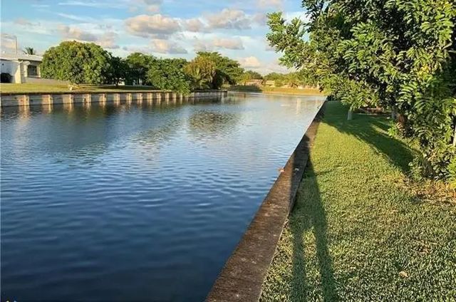 3 of 29 - 6703 Nw 73rd Street, Tamarac, FL