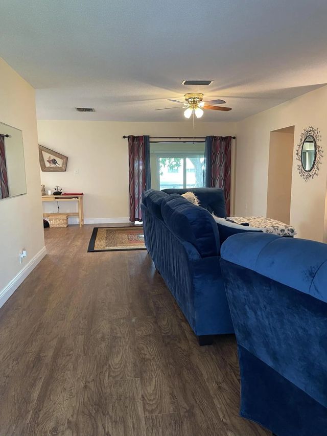 4 of 29 - 6703 Nw 73rd Street, Tamarac, FL