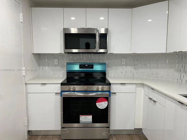 5 of 45 - 500 Bayview Drive #1120, Sunny Isles Beach, FL