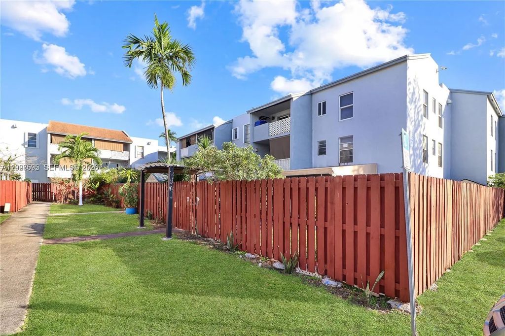 6095 W 18th Avenue #s219, Hialeah