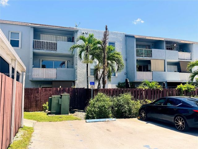 6095 W 18th Avenue #s219, Hialeah