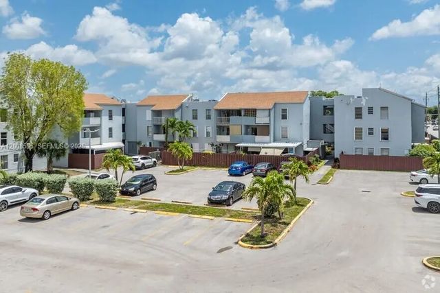 4 of 26 - 6095 W 18th Avenue #s219, Hialeah, FL