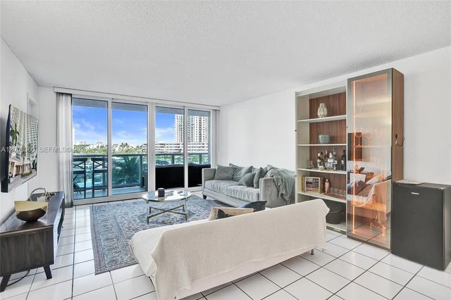 5 of 45 - 100 Bayview Drive #401, Sunny Isles Beach, FL
