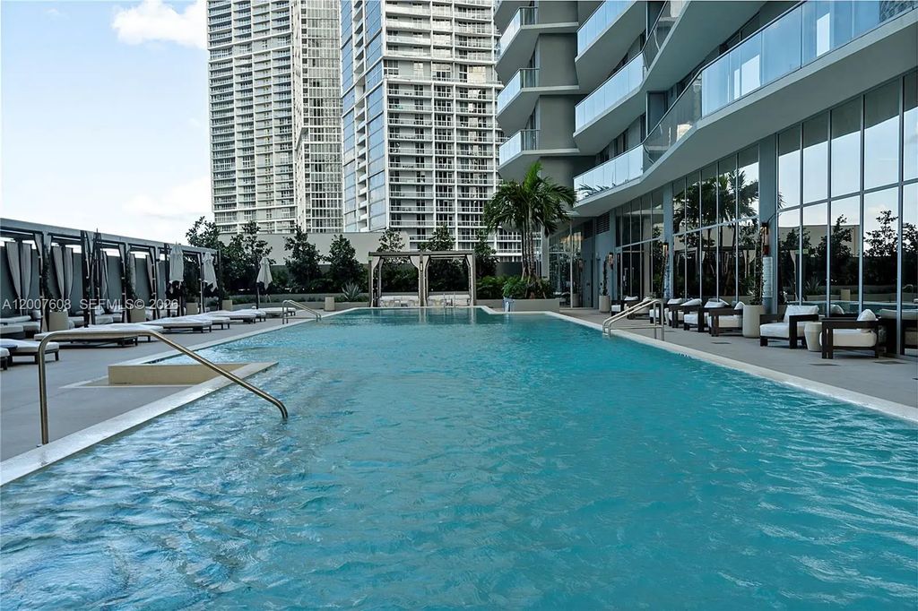 77 Se 5th Street #1510, Miami