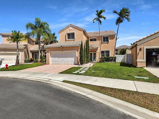 1042 Thistle Creek Court, Weston