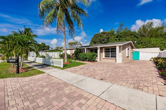 4241 Ne 1st Terrace, Pompano Beach