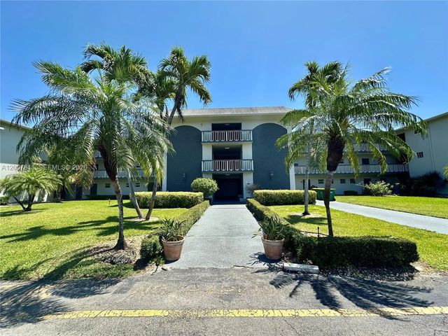 5 of 37 - 1001 Hillcrest Court #306, Hollywood, FL
