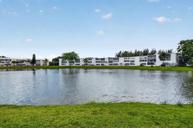 202 Wellington D, West Palm Beach