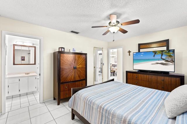 5 of 33 - 5775 W Fernley Dr Drive W #134, West Palm Beach, FL