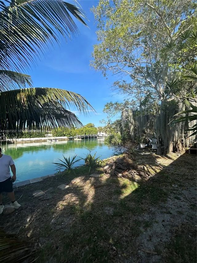 2 of 3 - 1795 Calais Drive #4, Miami Beach, FL