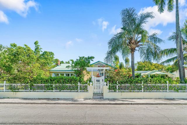 2 of 29 - 629 Selkirk Street, West Palm Beach, FL
