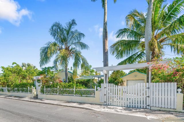 4 of 29 - 629 Selkirk Street, West Palm Beach, FL