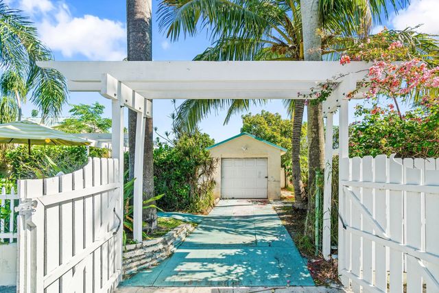 5 of 29 - 629 Selkirk Street, West Palm Beach, FL