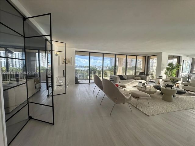 11113 Biscayne Boulevard #558, Miami