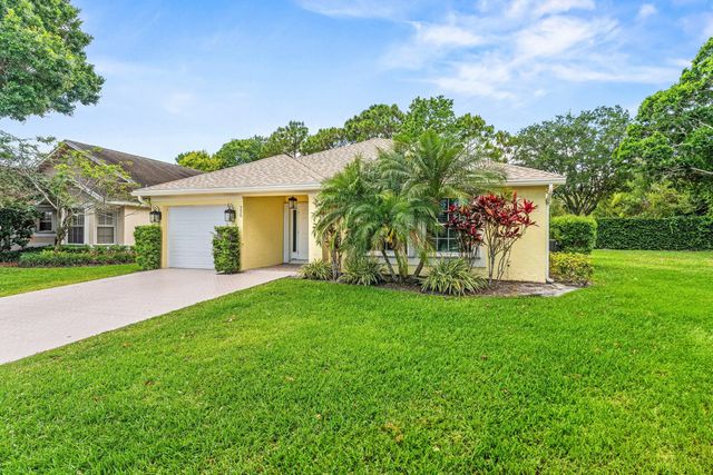 2 of 37 - 226 Moccasin Trail W, Jupiter, FL