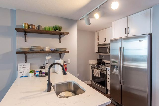 4 of 11 - 400 N Federal Highway #204s, Boynton Beach, FL