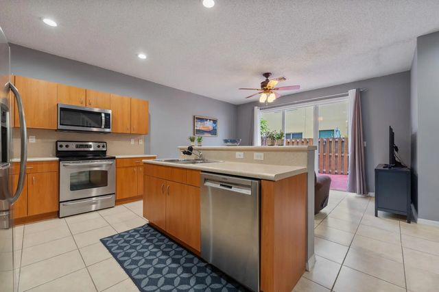 3 of 37 - 934 Ne 42nd Terrace, Homestead, FL