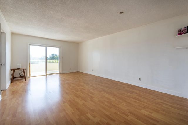 3 of 22 - 900 Ne 18th Avenue #409, Fort Lauderdale, FL