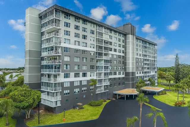 3850 Washington Street #215, Hollywood
