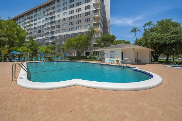 2 of 34 - 3850 Washington Street #215, Hollywood, FL