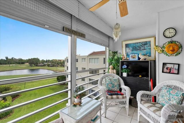 2 of 37 - 6768 N 10th Avenue #410, Lake Worth, FL