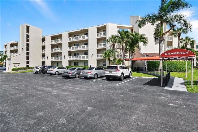 3 of 37 - 6768 N 10th Avenue #410, Lake Worth, FL