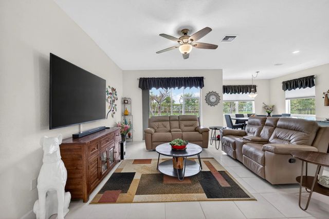 4 of 22 - 7697 Nw Greenbank Circle, Port St. Lucie, FL