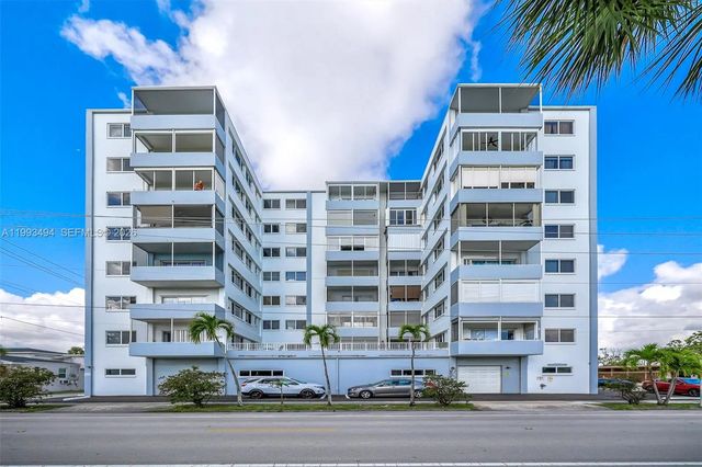 5 of 25 - 1700 Pierce Street #804, Hollywood, FL