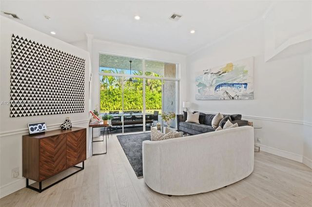 4 of 47 - 765 Bayside Lane, Weston, FL