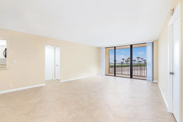 5 of 25 - 400 Ocean Trail Way #203, Jupiter, FL
