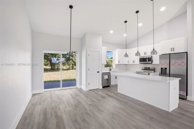 5 of 32 - 1313 Blue Heron Drive, Sebring, FL