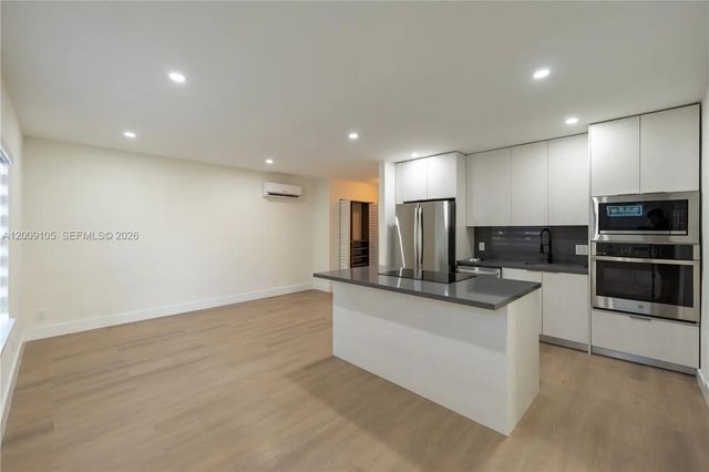 5 of 33 - 1615 Ne 9th Street, Fort Lauderdale, FL