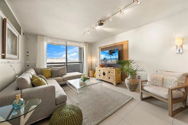 2 of 33 - 1775 Washington Avenue #8f, Miami Beach, FL