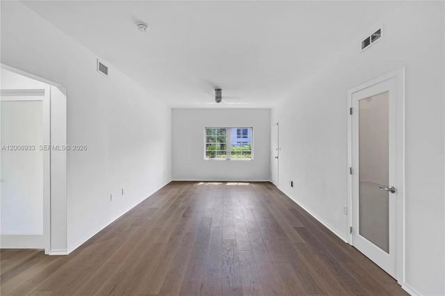 3 of 28 - 1600 Michigan Avenue #2, Miami Beach, FL