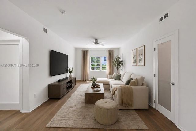 4 of 28 - 1600 Michigan Avenue #2, Miami Beach, FL