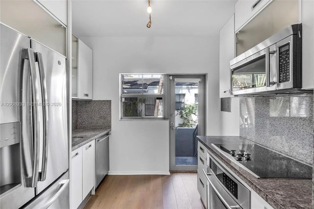 5 of 28 - 1600 Michigan Avenue #2, Miami Beach, FL