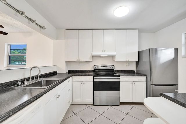 1100 Nw 87th Avenue #208, Coral Springs